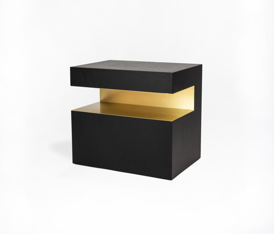 Hook Side Table With Brass Detail Inside | Mesas auxiliares | HMD Furniture