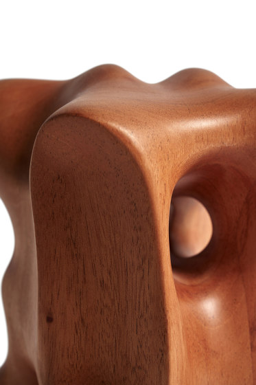 Sculptures | Natural Organic - mahogany | Objekte | Ethnicraft