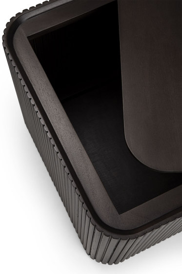 Roller Max | Mahogany dark brown square side table - varnished | Tavolini alti | Ethnicraft