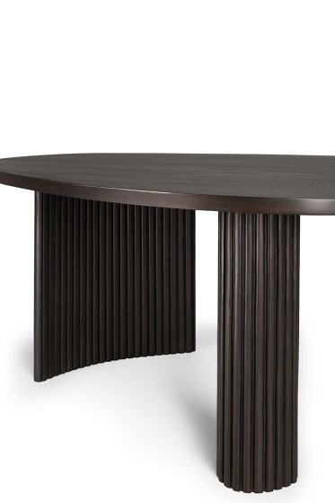 Boomerang | Mahogany dark brown coffee table - varnished | Coffee tables | Ethnicraft