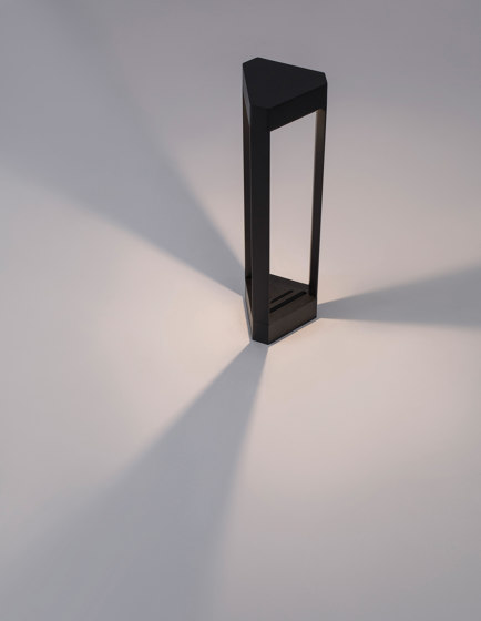 PAX Decorative Outdoor Floor Lamp Small SIze | Encastrés sol extérieurs | NOVA LUCE
