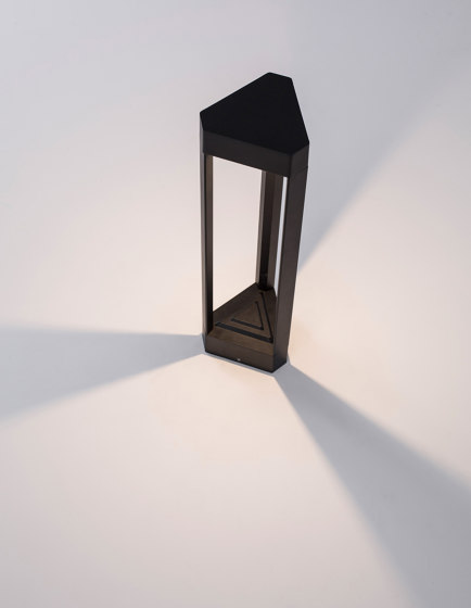 PAX Decorative Outdoor Floor Lamp Small SIze | Encastrés sol extérieurs | NOVA LUCE