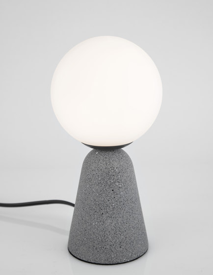 ZERO Decorative Table Lamp | Luminaires de table | NOVA LUCE
