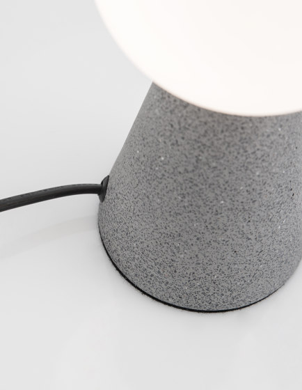 ZERO Decorative Table Lamp | Tischleuchten | NOVA LUCE