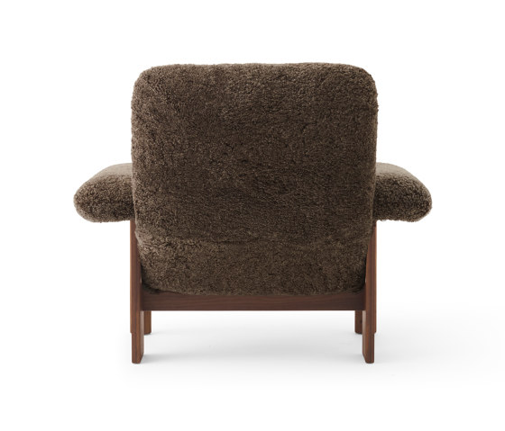 Brasilia Lounge Chair | Walnut | Sheepskin, Root | Sillones | Audo Copenhagen