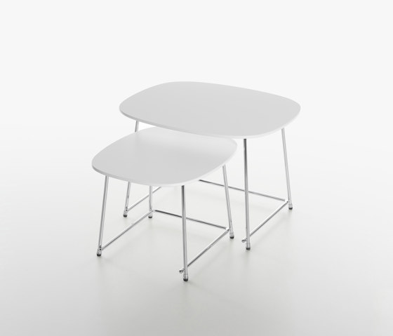 Cup lounge table | Tavolini alti | Plank