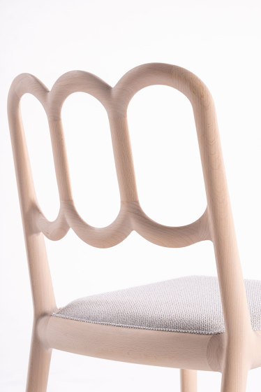 A chair of poet | Chaises | Time & Style