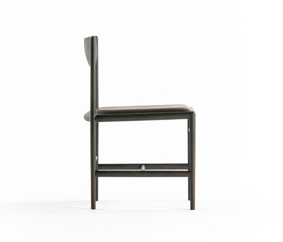 A chair on the vertical axis | Chairs | Time & Style