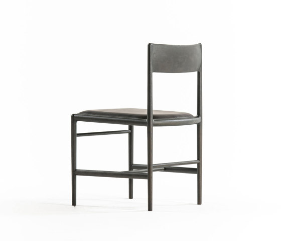 A chair on the vertical axis | Chaises | Time & Style