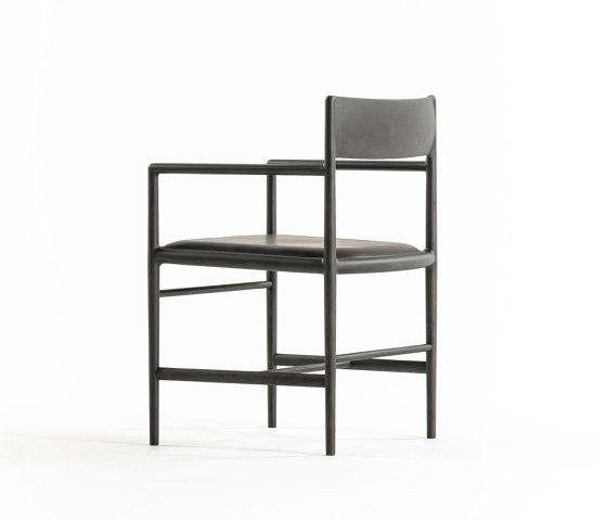 A chair on the vertical axis arm | Sillas | Time & Style