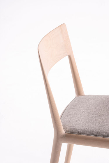 The curving chair | Sedie | Time & Style