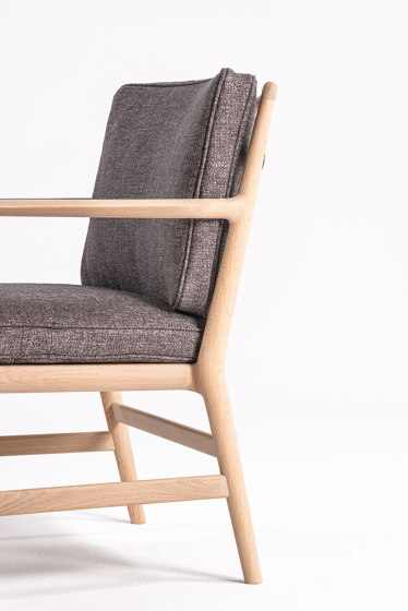 The sensual ladder back lounge arm | Sessel | Time & Style