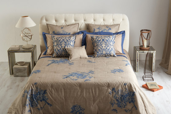 Chloe Quilted bedspread Printed roses all over | Couvertures | Mastro Raphael