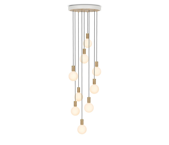 Oak Nine Pendant with Large White & Oak Canopy and Sphere IV Bulbs | Lampade sospensione | Tala