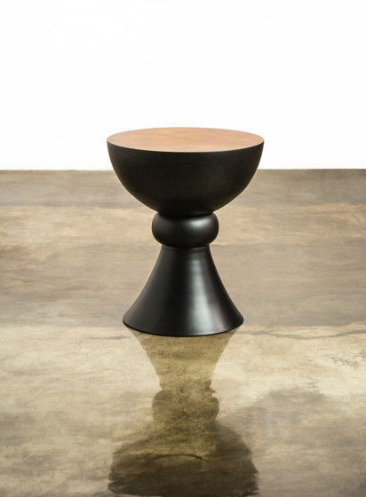 Caliz Table | Side tables | Costantini