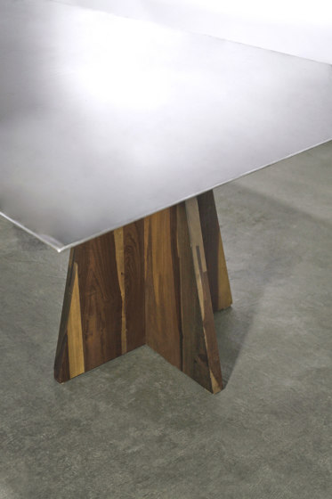 Fierro Table | Esstische | Costantini