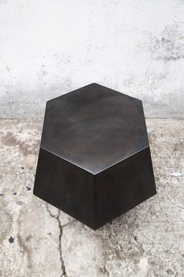 Tamino Hex Side Table | Mesas auxiliares | Costantini