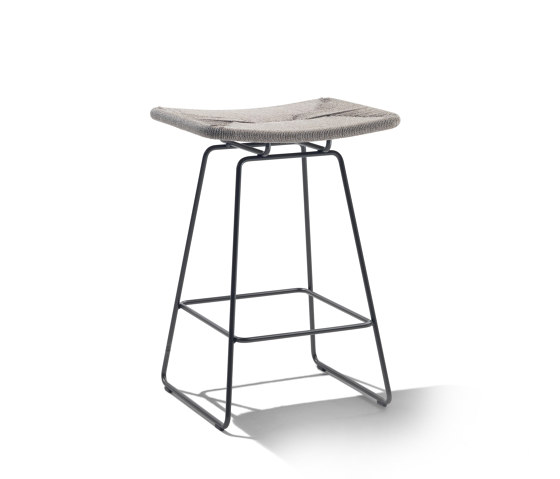 Echoes Outdoor bar stool | Taburetes de bar | Flexform