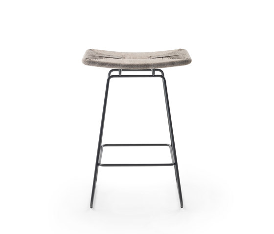 Echoes Outdoor bar stool | Taburetes de bar | Flexform