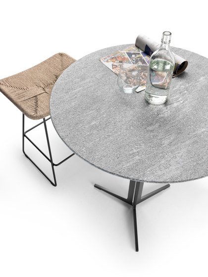 Fly Outdoor small high table | Mesas altas | Flexform