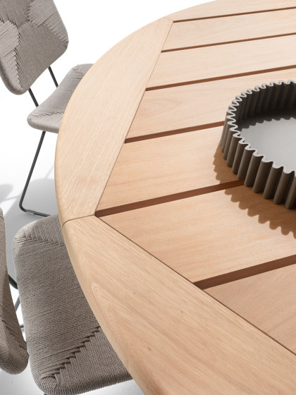 Zefiro Outdoor wood dining table | Tables de repas | Flexform