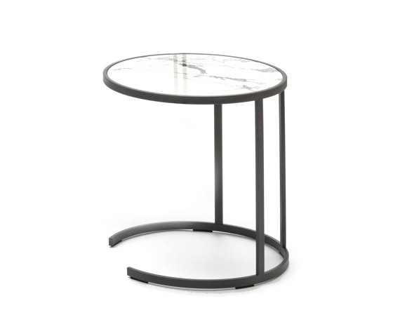 Cameo 45-1 Sidetable | Mesas auxiliares | Christine Kröncke