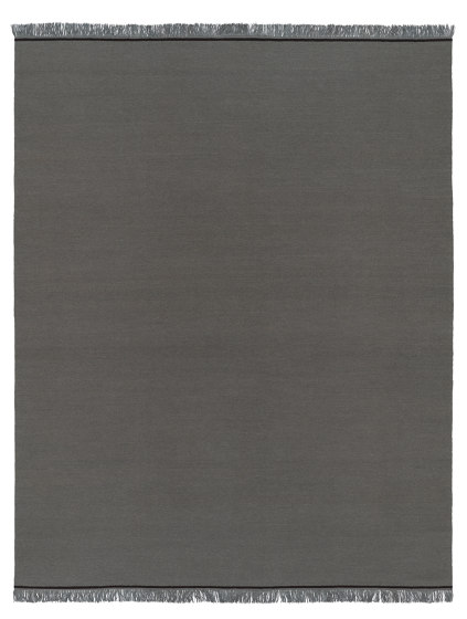Flatweave - A single ply graphit grey | Alfombras / Alfombras de diseño | REUBER HENNING