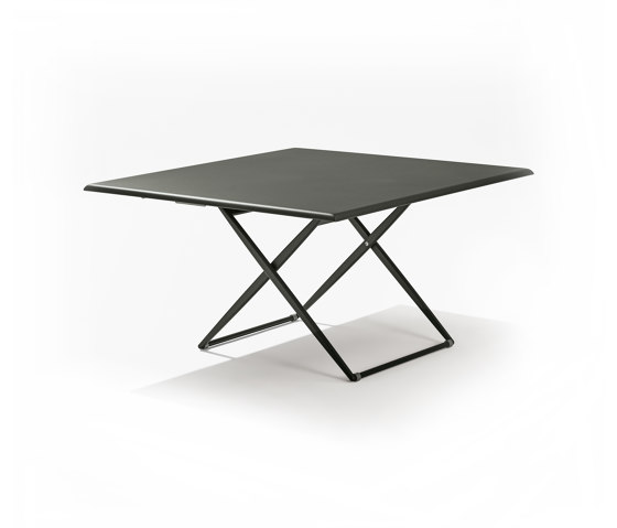 Zebra Up&Down square table | Dining tables | Fast