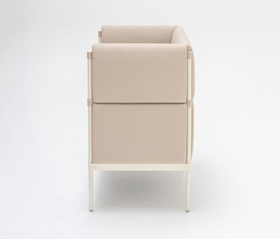 Stilt Sessel mit hoher Rückenlehne | Sessel | MDD
