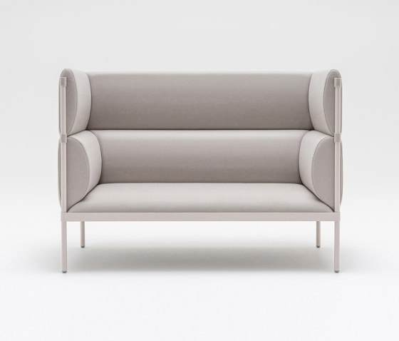 Stilt sofa with high back | Divani | MDD