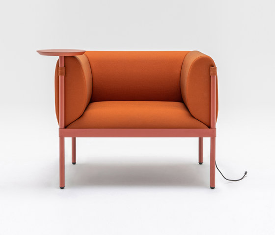 Stilt Armchair | Poltrone | MDD