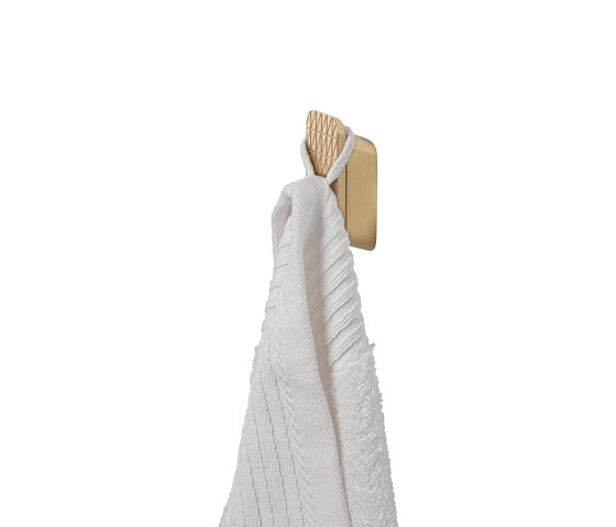 Shift Brushed Gold | Towel Hook Medium With Triangle Pattern Brushed Gold | Towel rails | Geesa