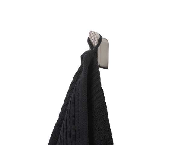 Shift Brushed Stainless Steel | Towel Hook Medium With Triangle Pattern Brushed Stainless Steel | Towel rails | Geesa
