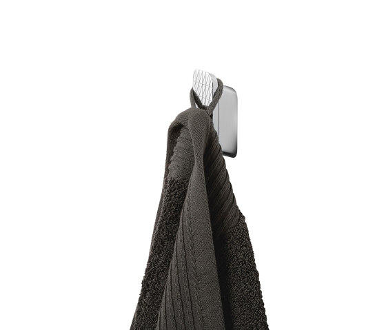 Shift Chrome | Towel Hook Medium With Triangle Pattern Chrome | Towel rails | Geesa