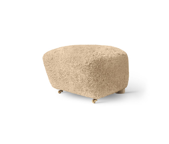 The Tired Man Footstool Sheepskin, Honey/Natural Oak | Poufs | Audo Copenhagen