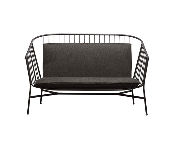 Jeanette Sofa - Connected Seat & Back Cushion | Sofás | SP01