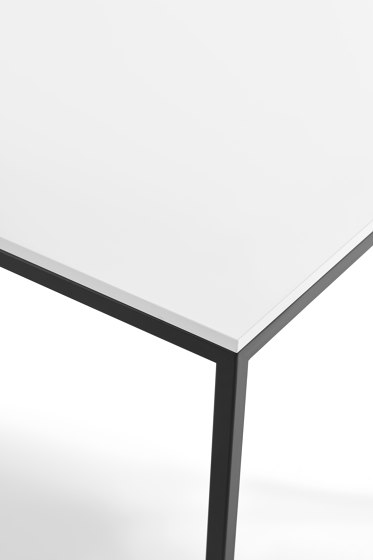 Macis PET table | Desks | Opinion Ciatti
