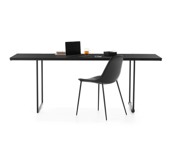 Macis PET table with extensions | Bureaux | Opinion Ciatti