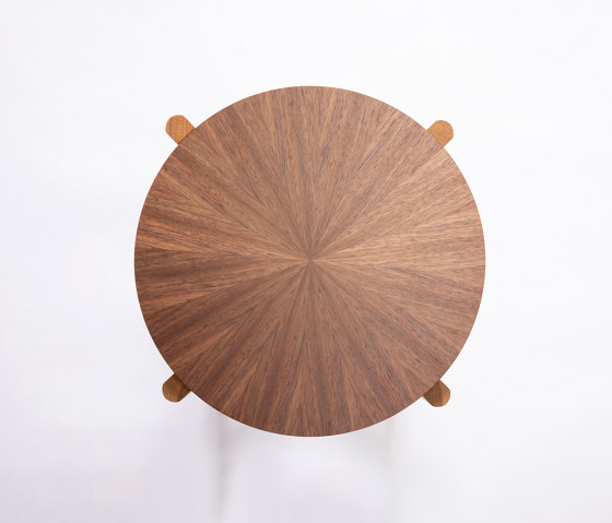 Mori Kougei  | Sliced Veneer
 Ray Pattern table top dark wood | Tables d'appoint | Hiyoshiya