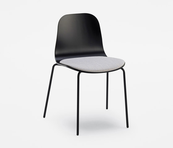 BABA Stackable Chair 1.37.Z/I | Sillas | Cantarutti