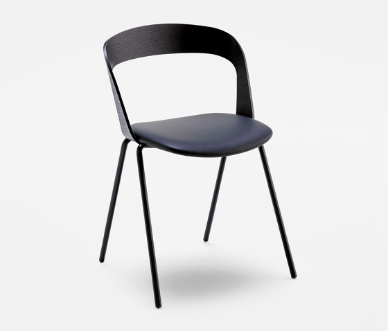 MAKI Stackable Chair 1.01.Z/I | Chaises | Cantarutti