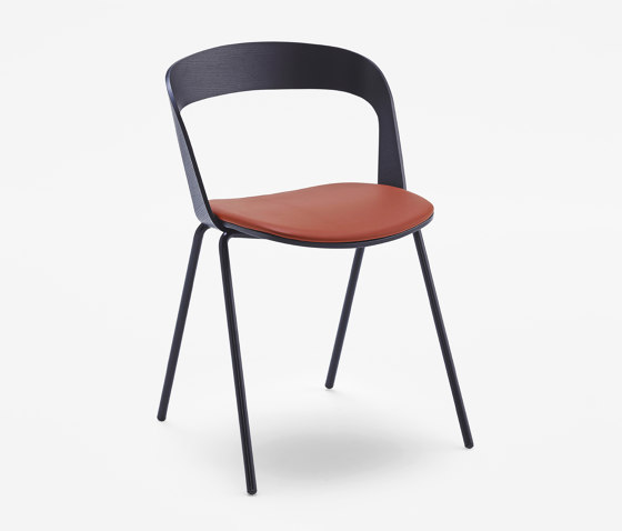 MAKI Stackable Chair 1.23.Z/I | Sillas | Cantarutti