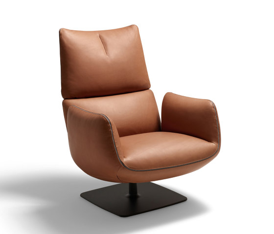 Jalis Lounge Easy Chair on a Swivel Plate Base | Poltrone | COR Sitzmöbel