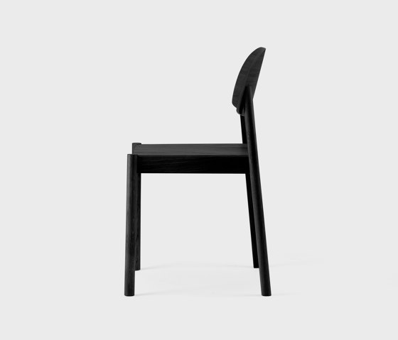 Citizen Chair, oval backrest, oak, black paint | Chairs | EMKO PLACE