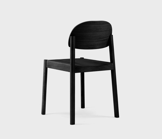 Citizen Chair, oval backrest, oak, black paint | Sedie | EMKO PLACE