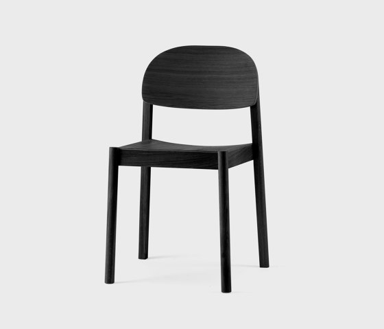 Esszimmerstuhl „Citizen”, ovale Rückenlehne, Eiche, schwarze Farbe | Stühle | EMKO PLACE