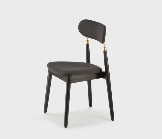 7.1 Chair, black oiled oak frame, black Textum Alana fabric | Sillas | EMKO PLACE