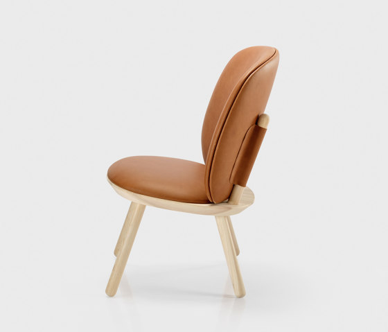 Naïve Low Chair, natural oiled ash frame, Ad Hulst dark brown leather | Sillones | EMKO PLACE