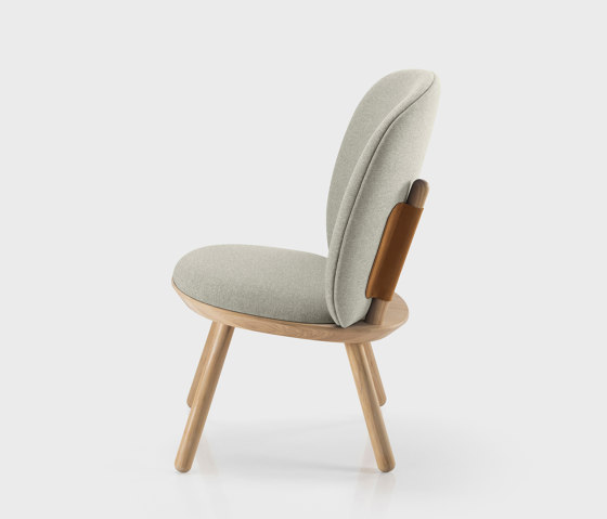 Naïve Low Chair, natural oiled ash frame, beige Delius Gavi fabric | Poltrone | EMKO PLACE