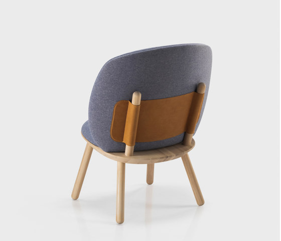 Naïve Low Chair, natural oiled ash frame, blue Delius Gavi fabric | Armchairs | EMKO PLACE